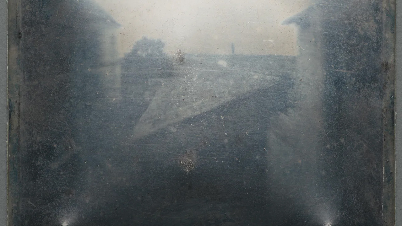 bir pencere manzarasiyla baslayan devrim dunyanin ilk fotografinin hikayesi 7XEw2giV