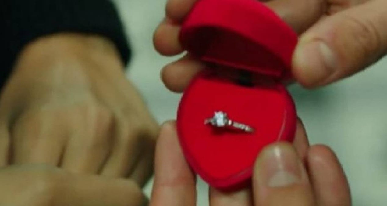 evlilik teklifi hayatini karartti apar topar hastaneye kaldirildi SyWjaOmU