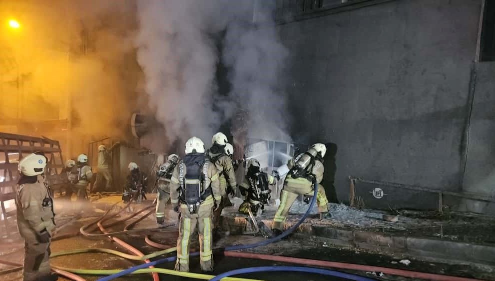 kagithanede 5 katli binada yangin NFFsEB5w