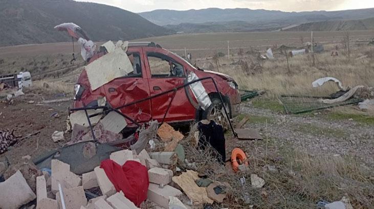 ankarada hortum konteyner devrildi 1 olu 3 yarali M4RhZZBz.jpg