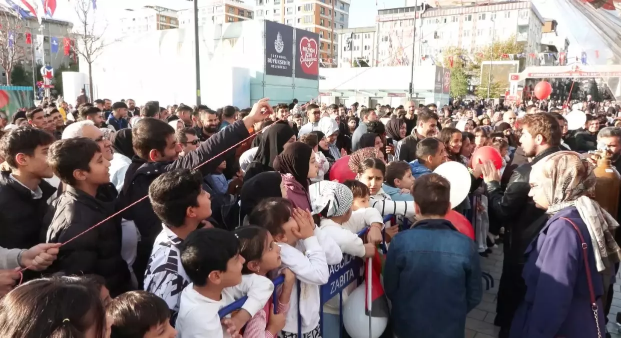 dunya kiz cocuklari gununde gazzeye destek balonlari gokyuzune birakildi qbqW2xWa.jpg