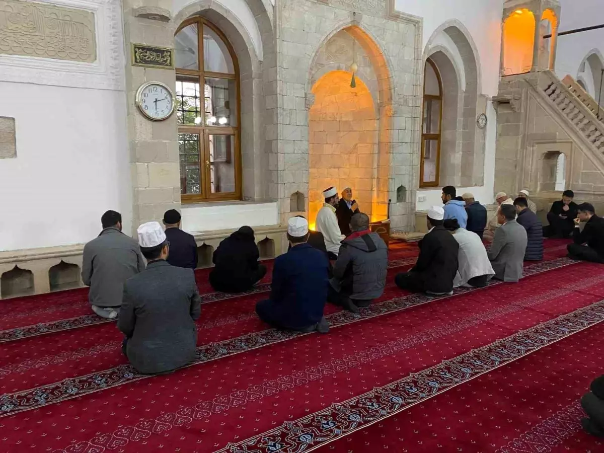 elazigda sabah namazi bulusmalari basladi Xfw13CAy