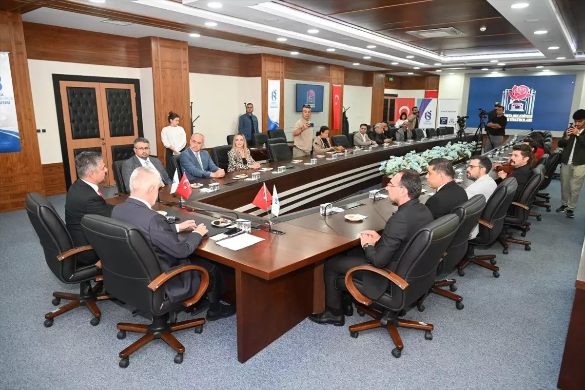 ispartada sehir tiyatrosu kuruldu wCyPLqun.jpg