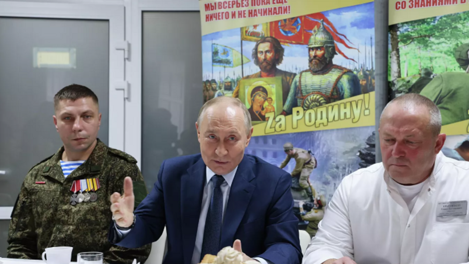 rus askeri uzman putin batili ulkelere hem aciklik mesaji veriyor hem de sert yanit uyarisinda bulunuyor DsiSnBV6.png