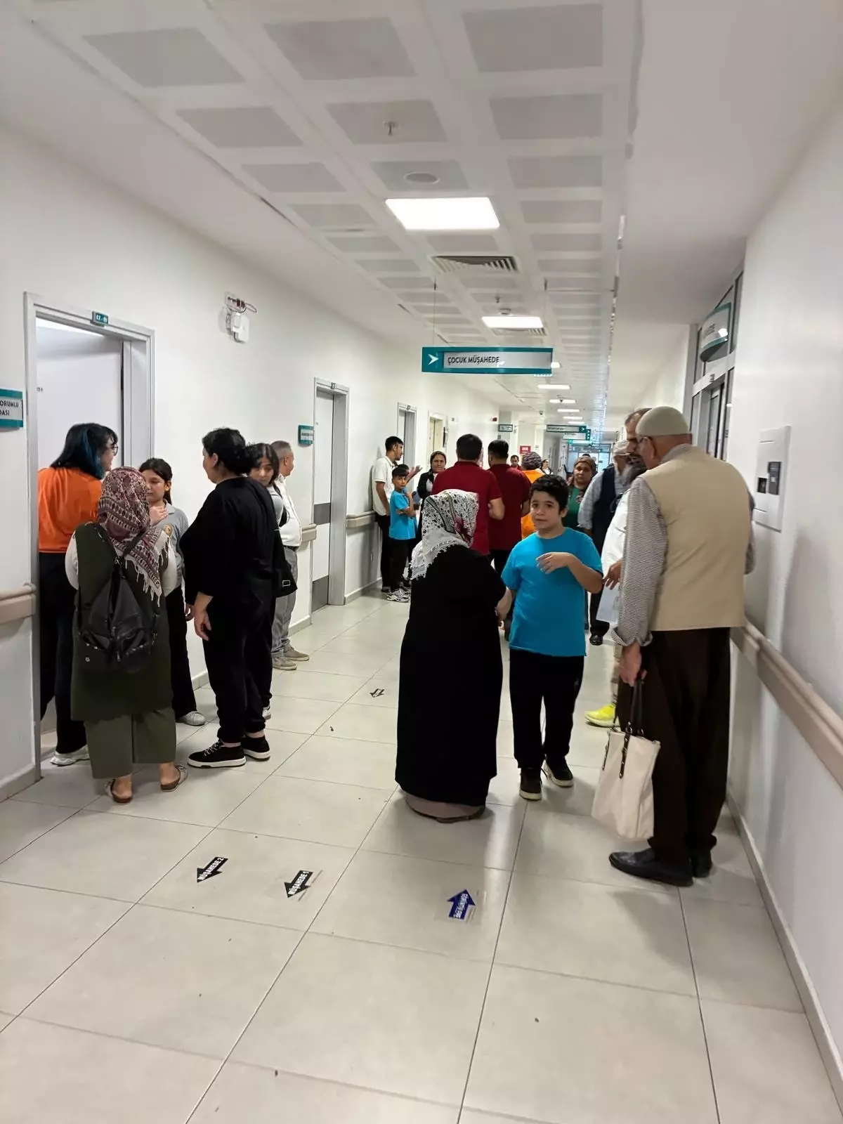 tarsusta okulda gida zehirlenmesi suphesi YpqRI8Xd.jpg