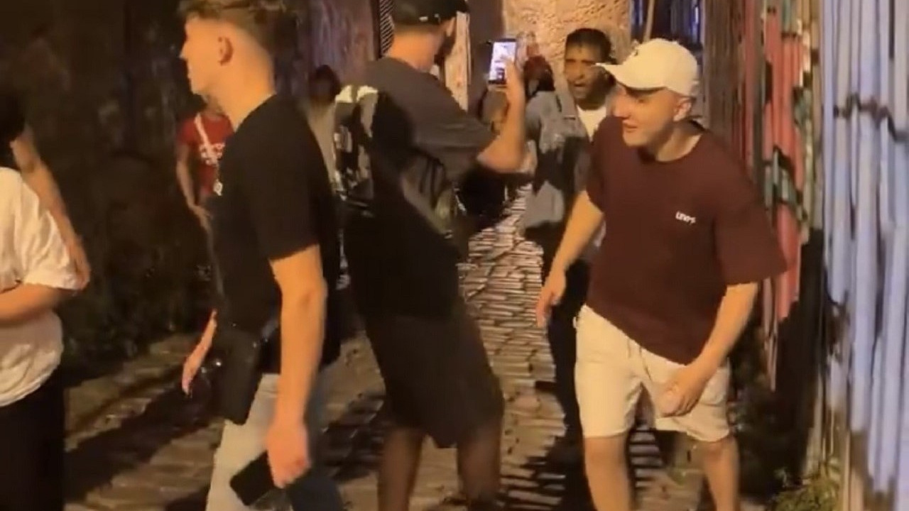 Galata’da ‘fırça’ taktiği bu kez sökmedi: Parayı verirken araya girdiler!